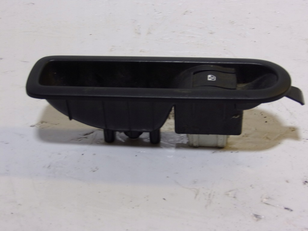 фото №2, Кнопка переключатель стекло renault scenic 1