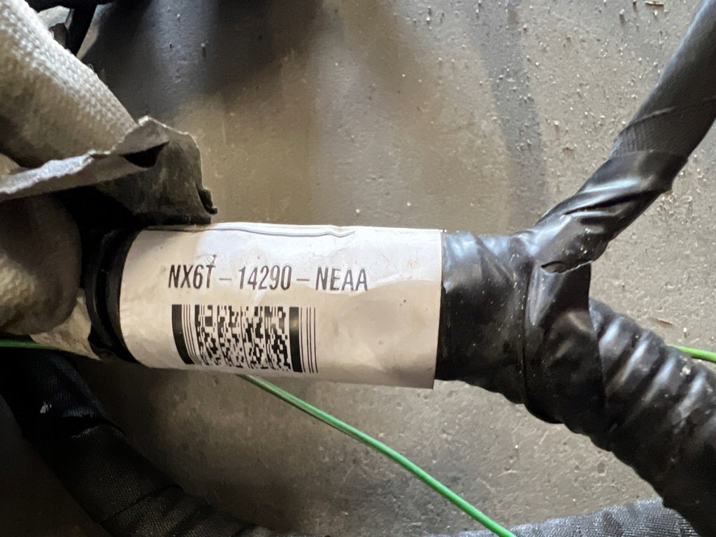 фото №14, Проводка жгут отсек двигателя ford escape mk4 1.5 eb