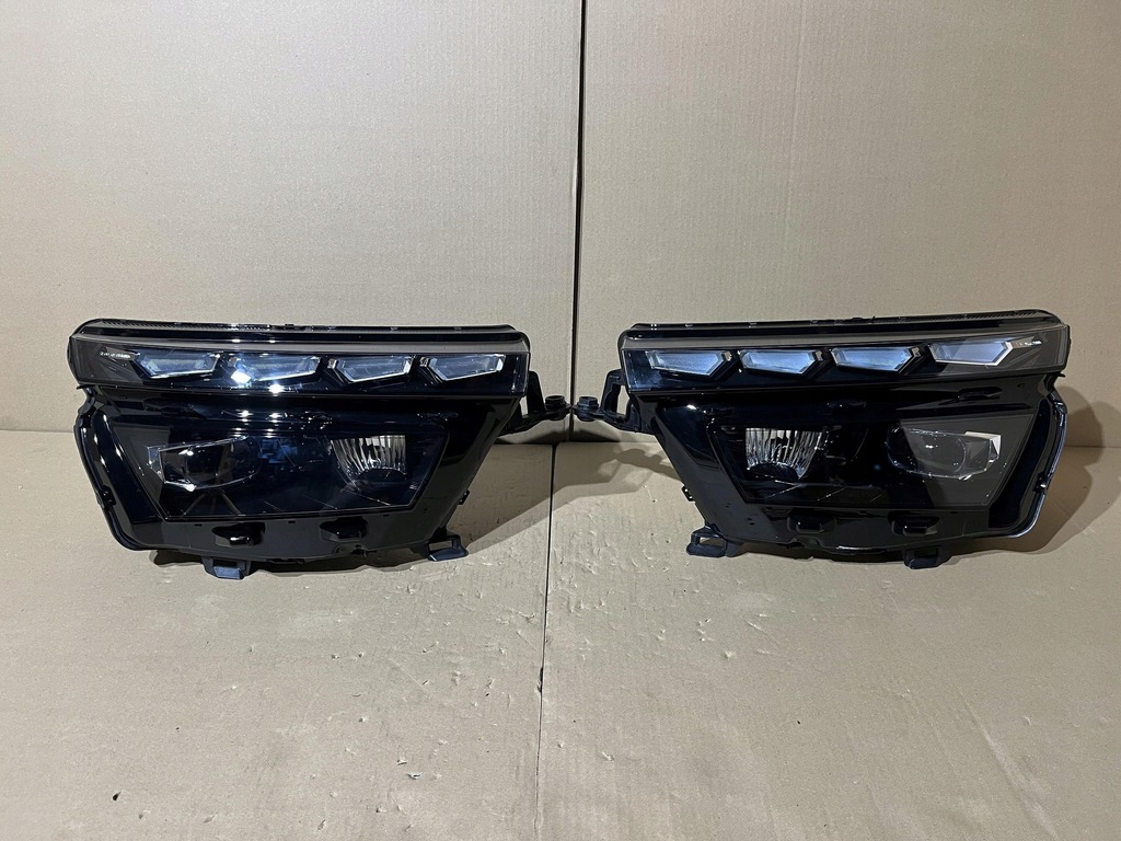 фото №1, Skoda kamiq комплект лампа перед левая правая full led