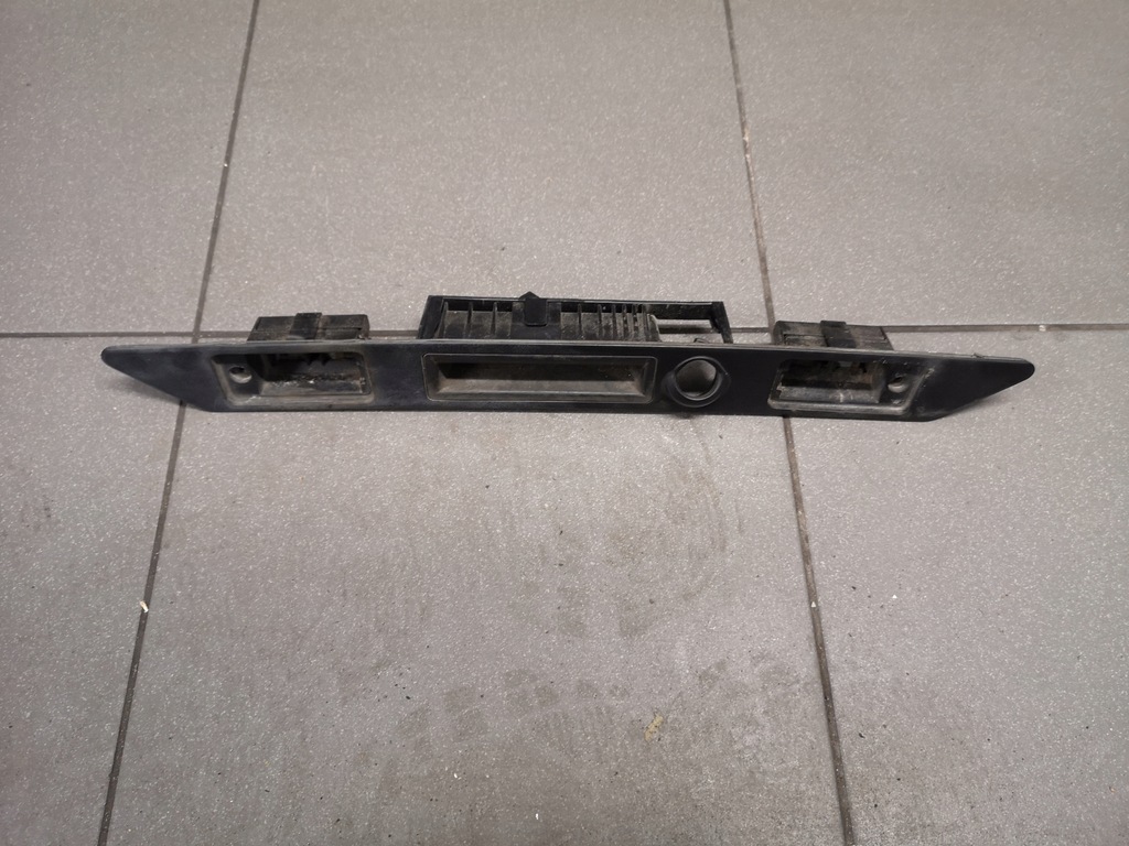 фото №1, Накладка освітлення номерного знака audi a4 b7 8e0827574c