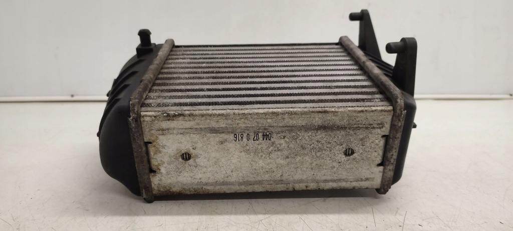 Интеркулер правый audi a4 b7 2,7 tdi Киев