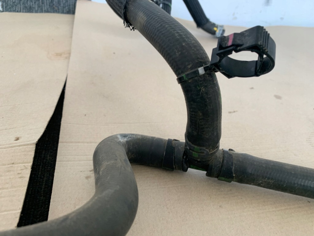 Ford mustang mach-e 2021r труба пабтрубок  шланги шланг воды оригинал Цена