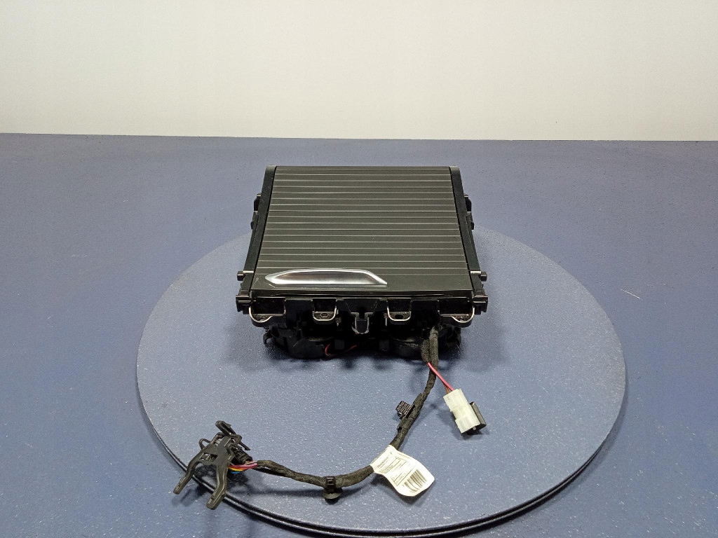 фото №1, Bmw ix3 g08 g01 бардачок кронштейн na чашки підсклянник 5a010b0