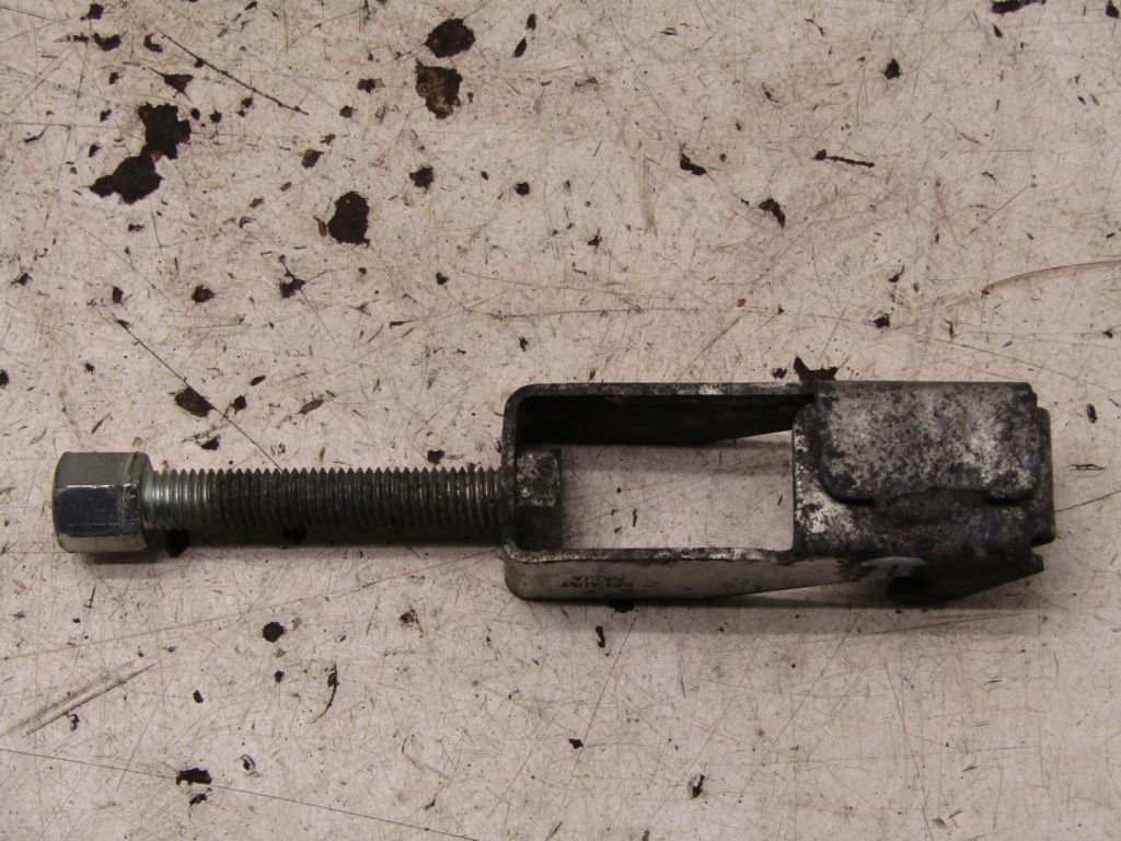 фото №1, Кронштейн кронштейн колеса запасного dacia duster ii