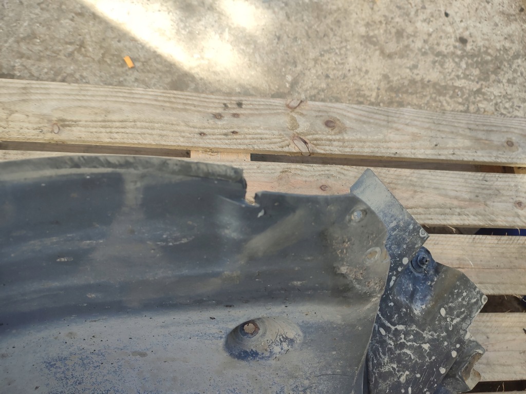 фото №12, Подкрылок перед передние левая mercedes w204 07- a2046981330 a2046981130