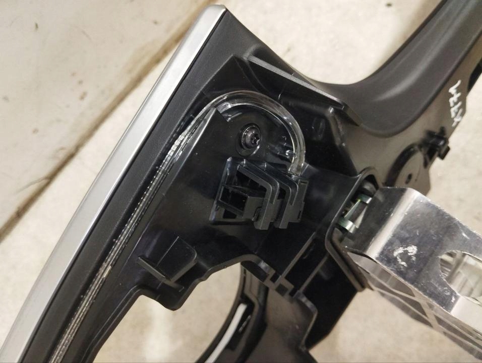 Mercedes-benz eqe v295 2023 рамка бардачка панели приборной панели a2956801302 Цена