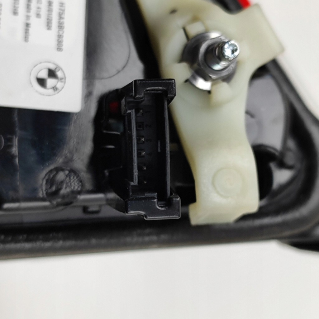 фото №6, Bmw 3 g20 g21 2024 ліва сторона лампи задній кришки багажника