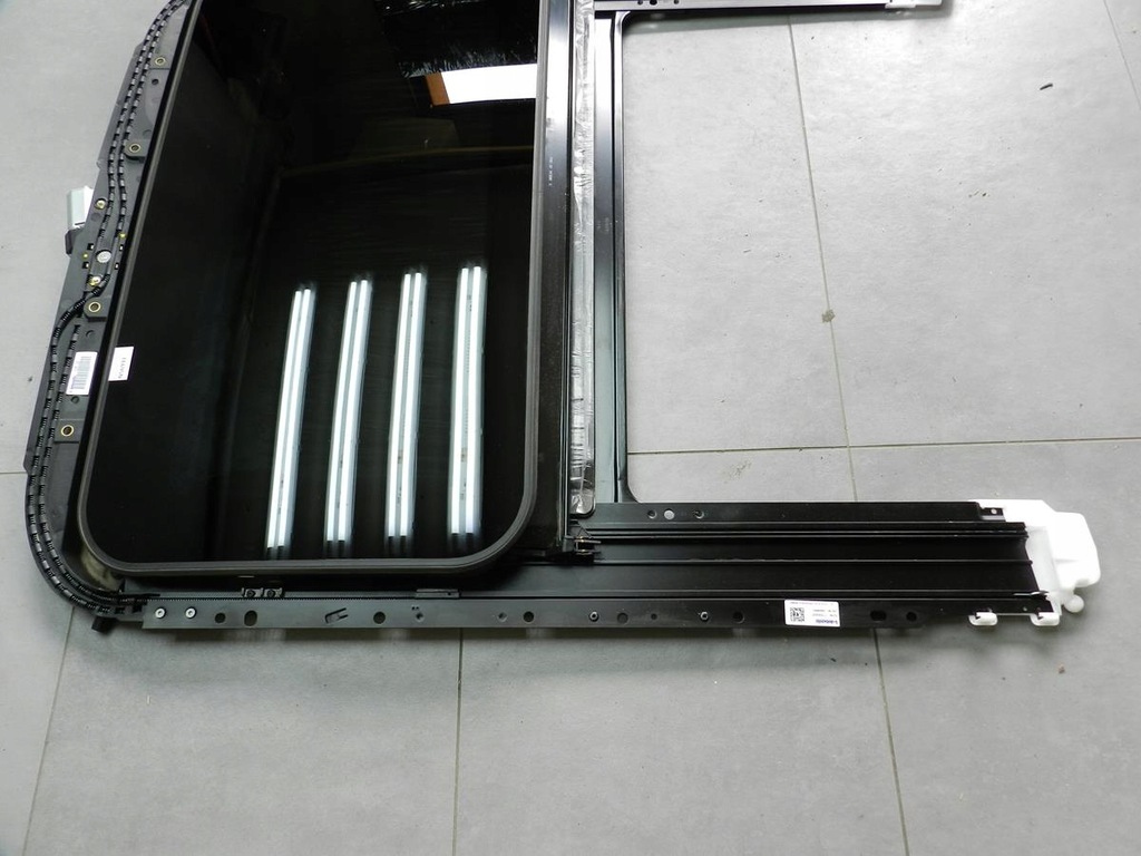 фото №11, Audi a5 8t люк 8t8877041e