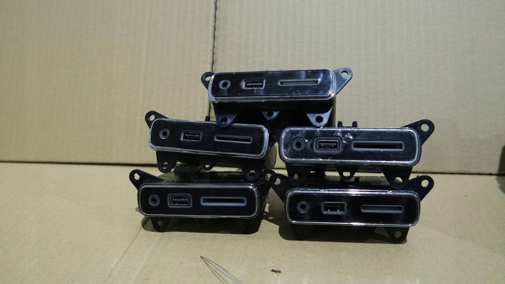 фото №9, Вход port usb aux sd maserati levante quattroporte