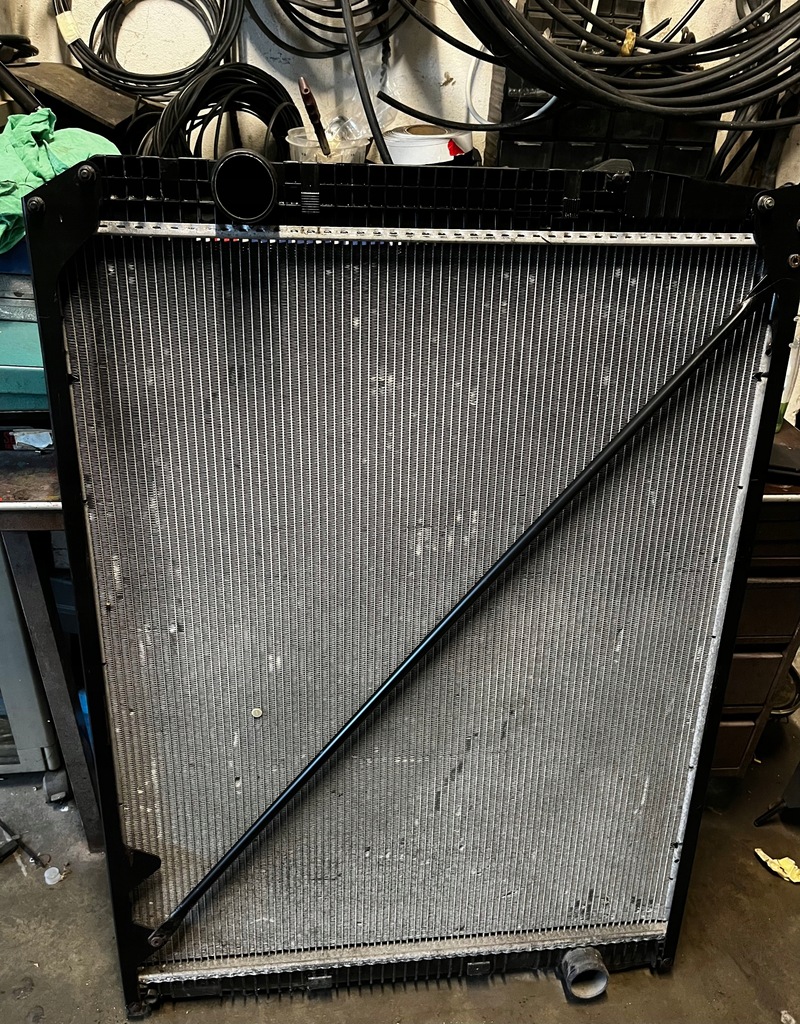 фото №1, Радіатор wody mercedes actros a9425002303 a