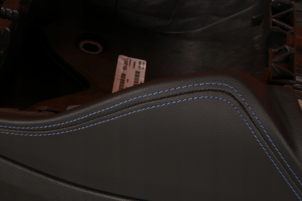 Bmw x4 g02 lci туннель средний подлокотник niebieski шов кожа 9503972 в Украине