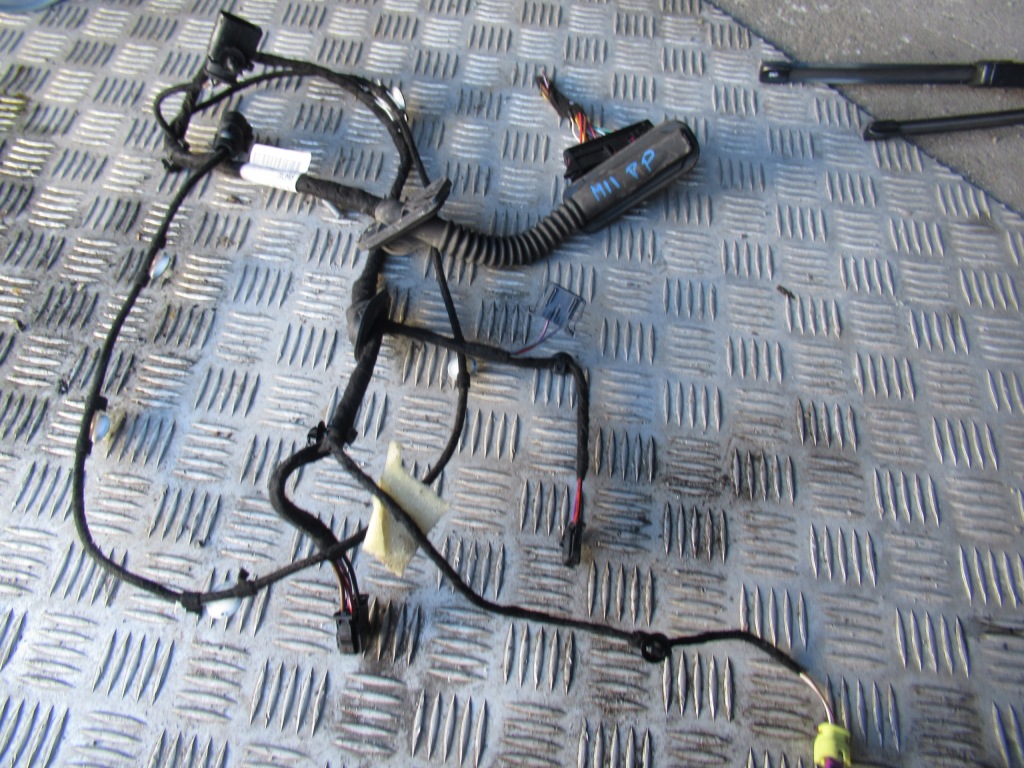 Купить Seat mii жгут дверь правая 1s1971121cq