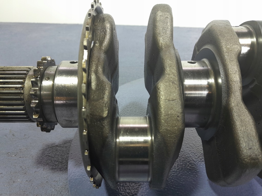 Lexus is 2 2.2 d-cat 2adfhv 177 km wał коленчатый с Разборки