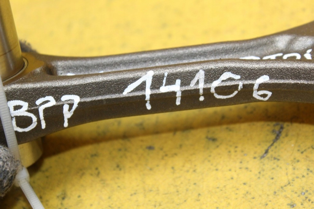 Шатун шатун 059ab a4 b7 a6 c6 2.7 tdi bpp Киев