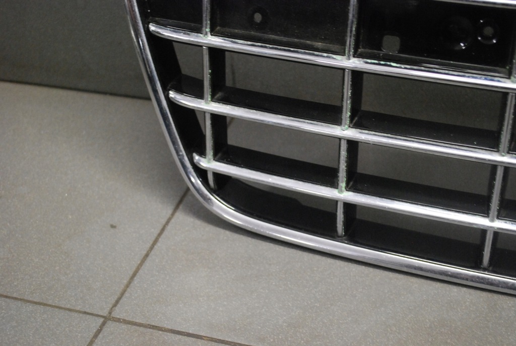 фото №9, Решётка радиатора решётка радиатора радиатор audi r8 420853651a