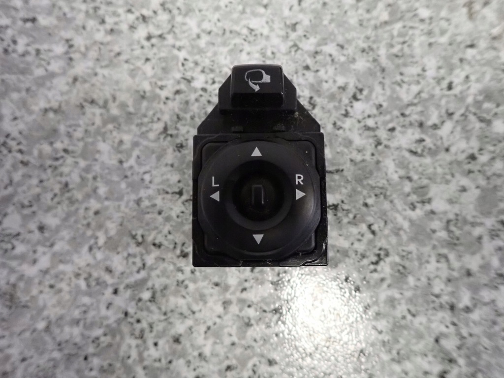 фото №1, Hyundai ix20 09- переключатель регулировки зеркал