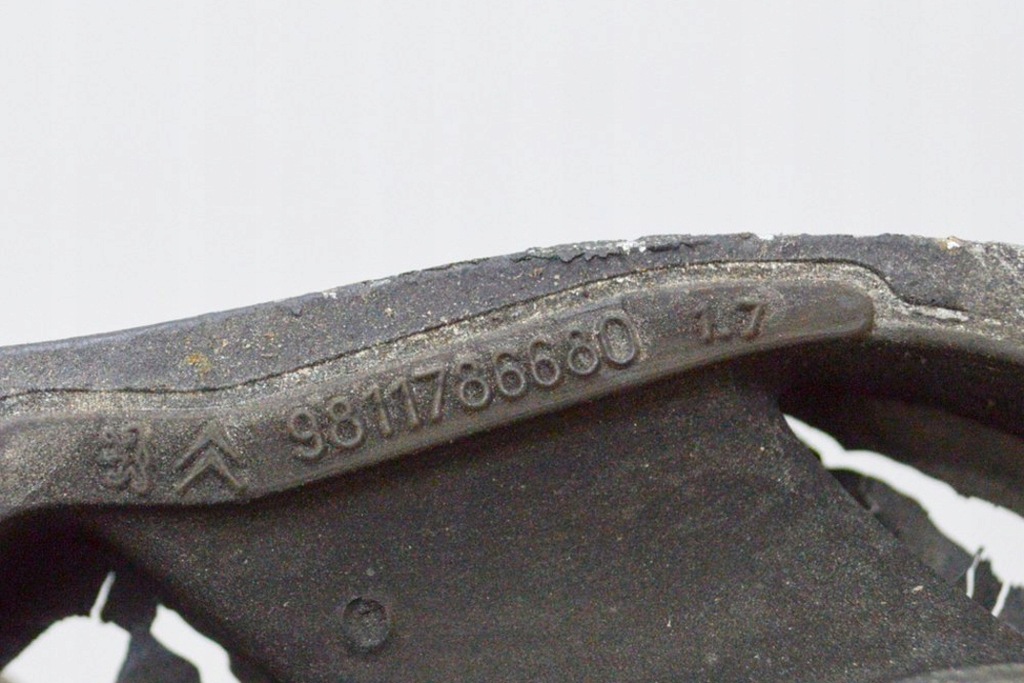 фото №6, Opel vauxhall grandland x задние кронштейн двигателя 9811786680 1.2 бензин 96