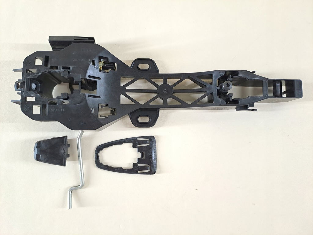 фото №1, Кронштейн ручка наружной дверь правый перед dacia logan iii 3 sandero 21r