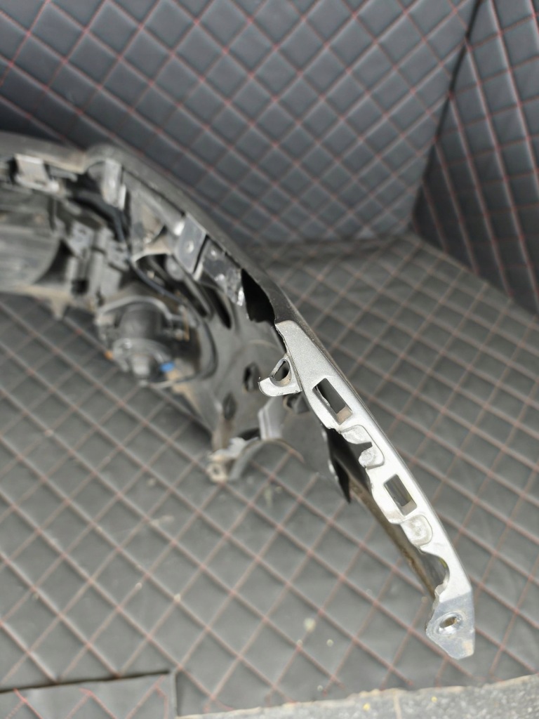 Renault megane 3 09-12 бампер передній перед лак tekng Доставка