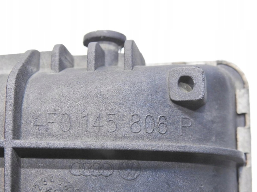 Радиатор интеркулер правая audi a6 c6 2.7 tdi 4f0145806p Недорого