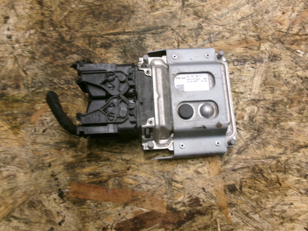 фото №1, Vw up бортовой компьютер блок управления 1.0 mpi 04c907309p