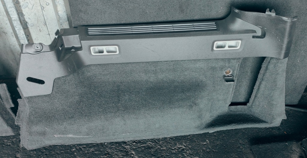 фото №1, Volvo v70 iii 12r обшивка багажника правый