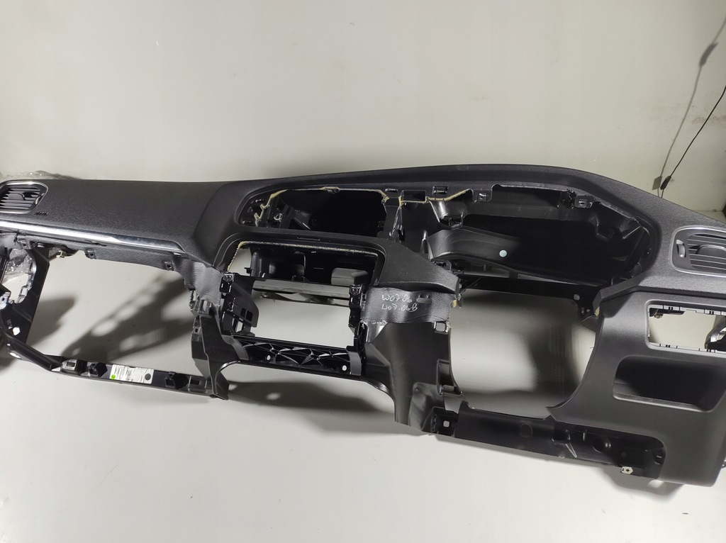 фото №16, Volvo v40 12r- панель приладів консоль uk