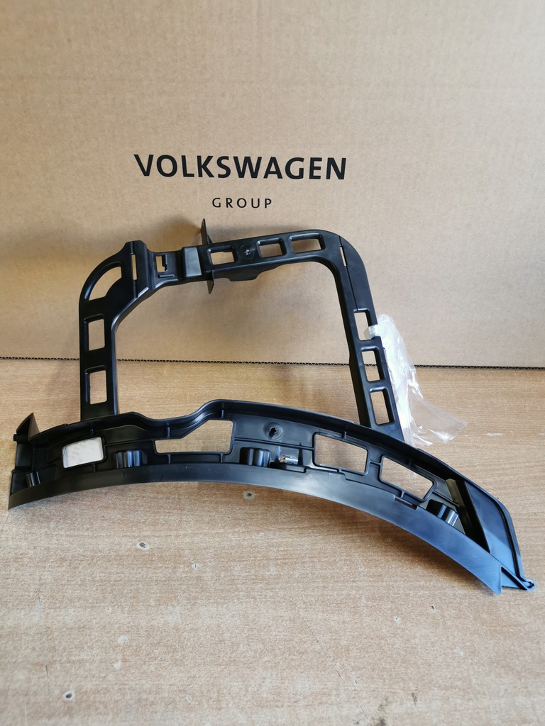 фото №1, Направляющая кронштейн правый задний passat b7 kombi новый