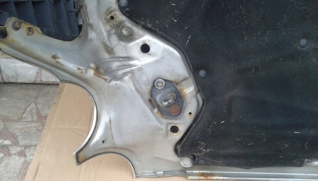 Капот / кришка двигуна mercedes w210 e-klasa 95-99 срібляста 744 Зі Шроту