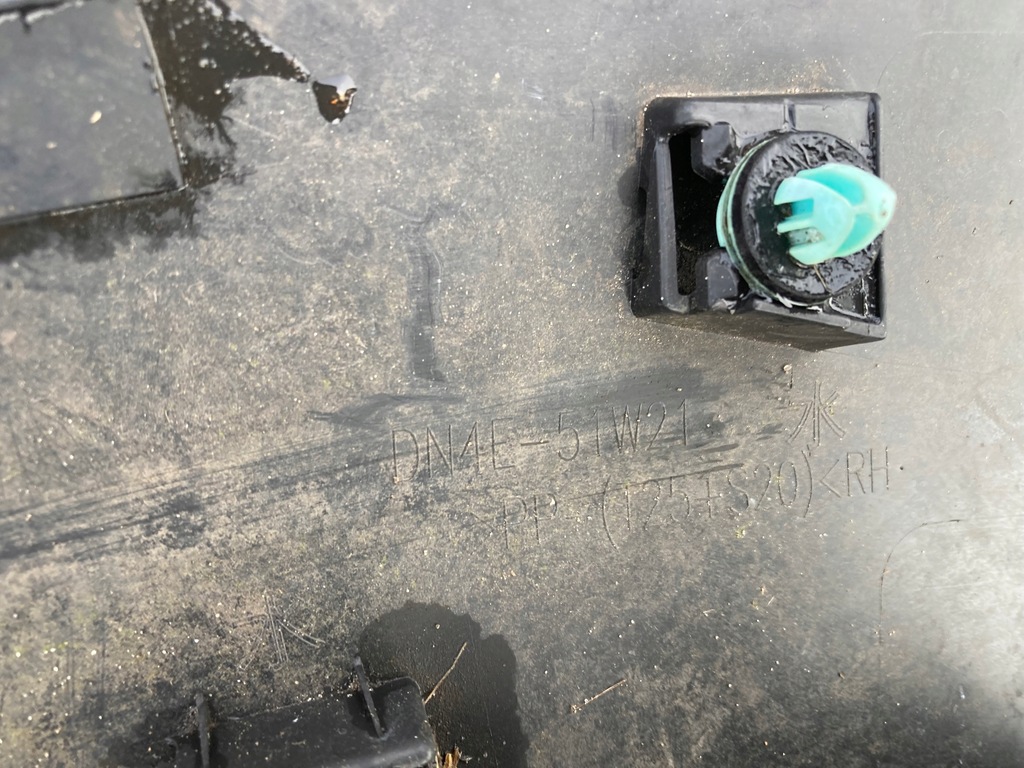 фото №9, Mazda mx30 mx-30 накладка молдинг крила правий перед dn4e51w21