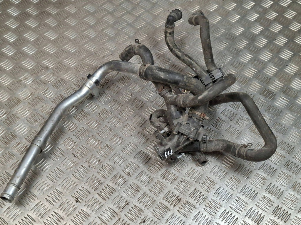 фото №1, Mercedes-benz a w176 2017 корпус термостата