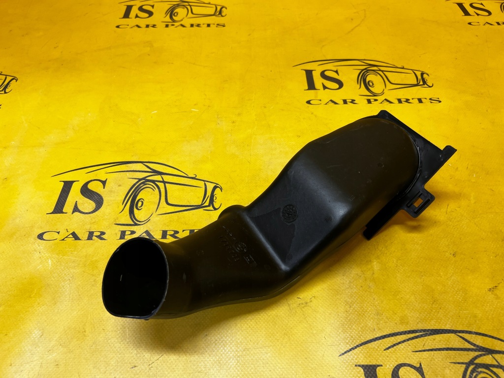 Купити Патрубок впускний  охолодження генератора bmw 5 e34 новий oem