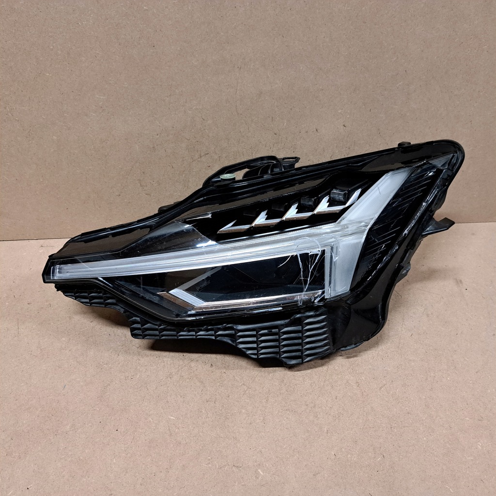 фото №1, Polestar 2 лампа фара full led левый europa 32338902