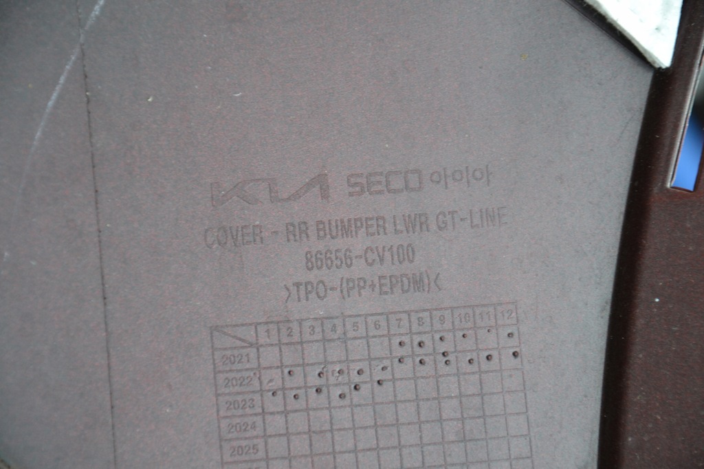 фото №11, Kia ev6 gt-line 22- бампер задняя pdc 86656-cv100 оригинал хороший