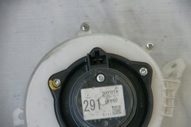 фото №6, Воздуходувка вентилятор toyota prius ii 2 87130-47070