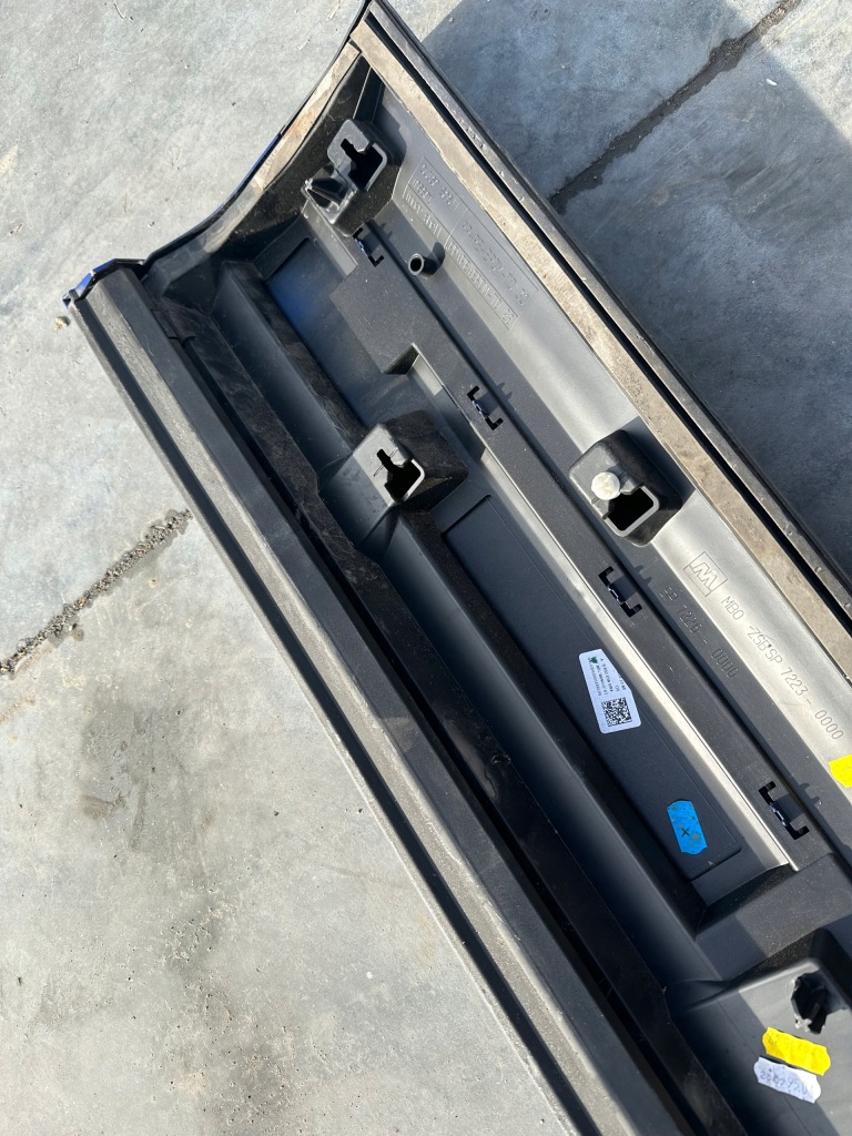 фото №11, Молдинг дверь левый перед audi q7 4m0853059e