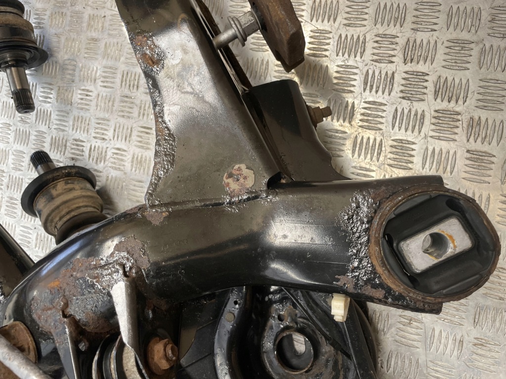 Bmw f30 f31 подвеска балка подрамник подрамник задний  задняя подрамник 6857636 с Разборки