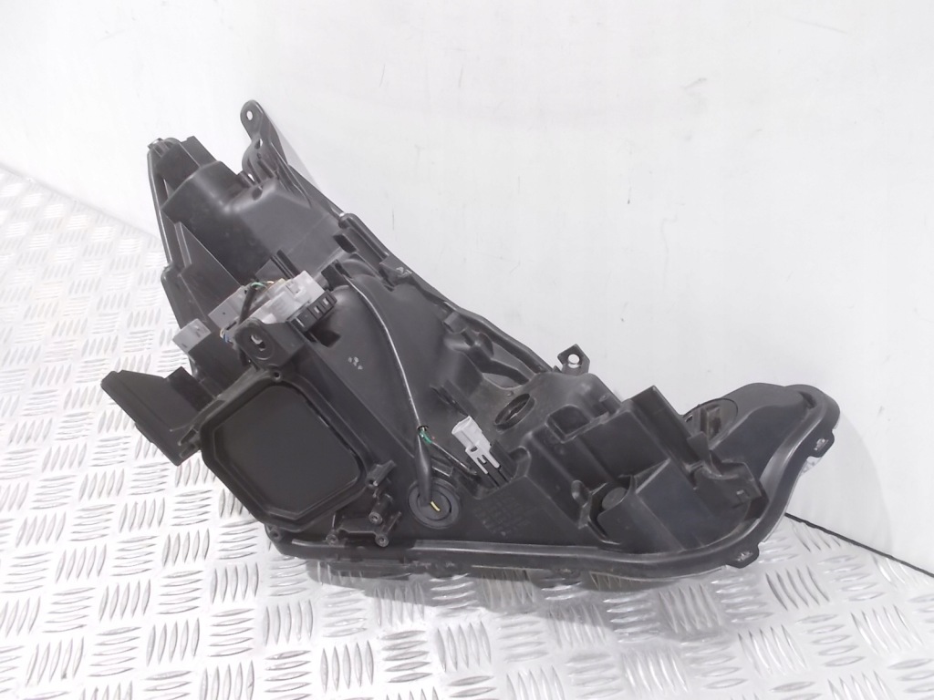 Фара перед led toyota prius+ plus рестайлінг  15-21 оригінал європа в Україні