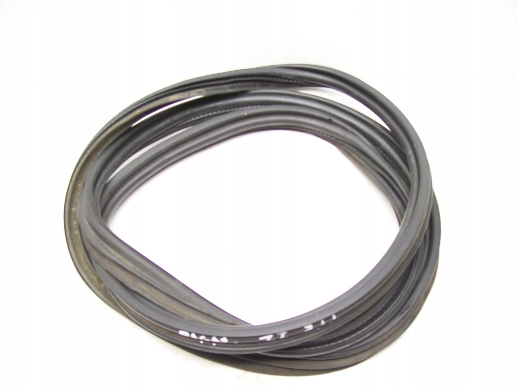 фото №1, Opel corsa c 00-03 прокладка крышки багажника hb 3d