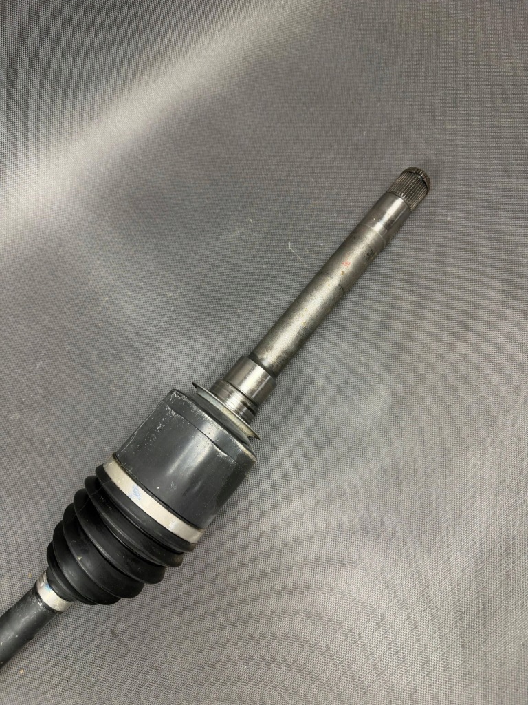 Привідний вал перед передня права mercedes gl ml w166 a1663301500 Оригінал