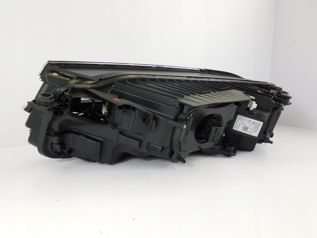 Лампа перед правая vw touareg 761 3 3 full led 18-23 761941114 cała хром Недорого