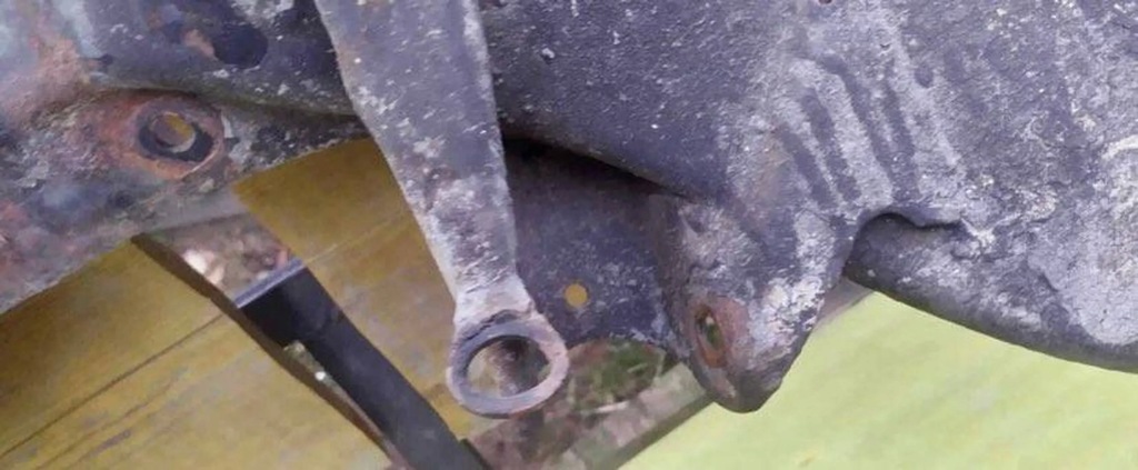 фото №6, Mercedes-benz w123 1981 балка задня