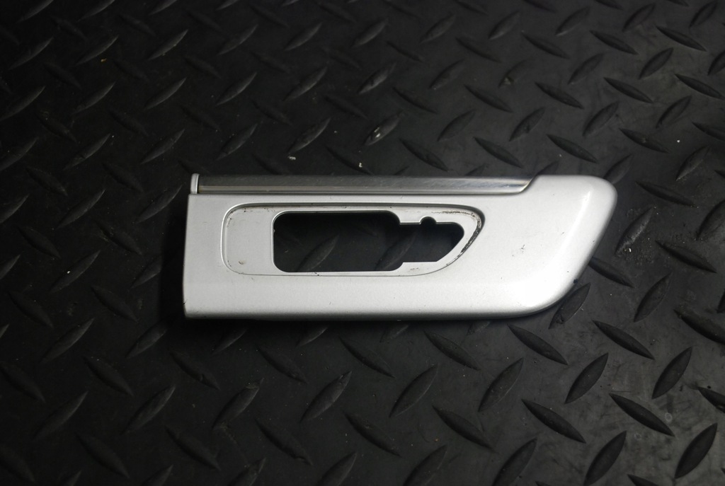 фото №1, Молдинг крыла правый перед volvo 8658933