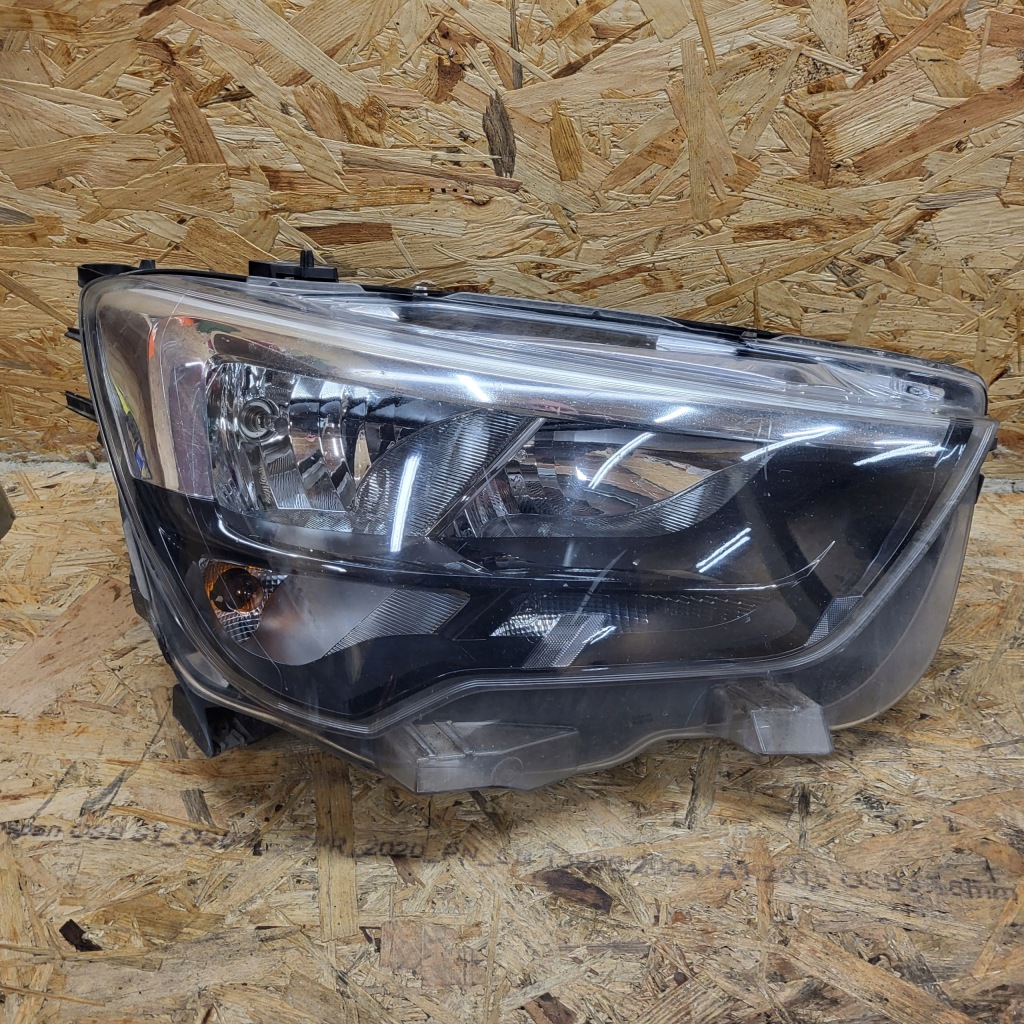 фото №1, Opel combo e berlingo iv toyota proace city лампа правая перед 9816823780