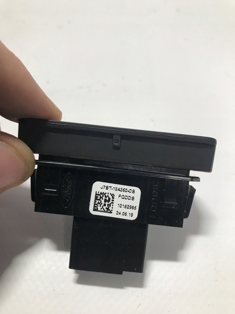 фото №2, Кнопка світла аварійних ford ka+ active 18-