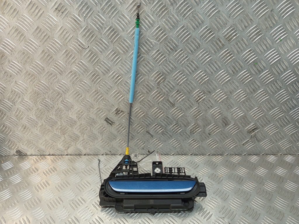 фото №1, Bmw i4 g26 x1 u11 x2 u10 кронштейн наружной ручка левый 5a68ee7