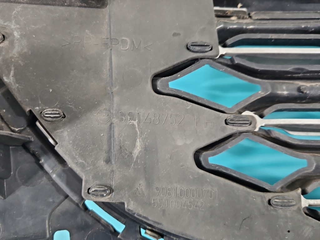 Решётка радиатора решётка радиатора opel insignia b 21r рестайлинг  хром Доставка