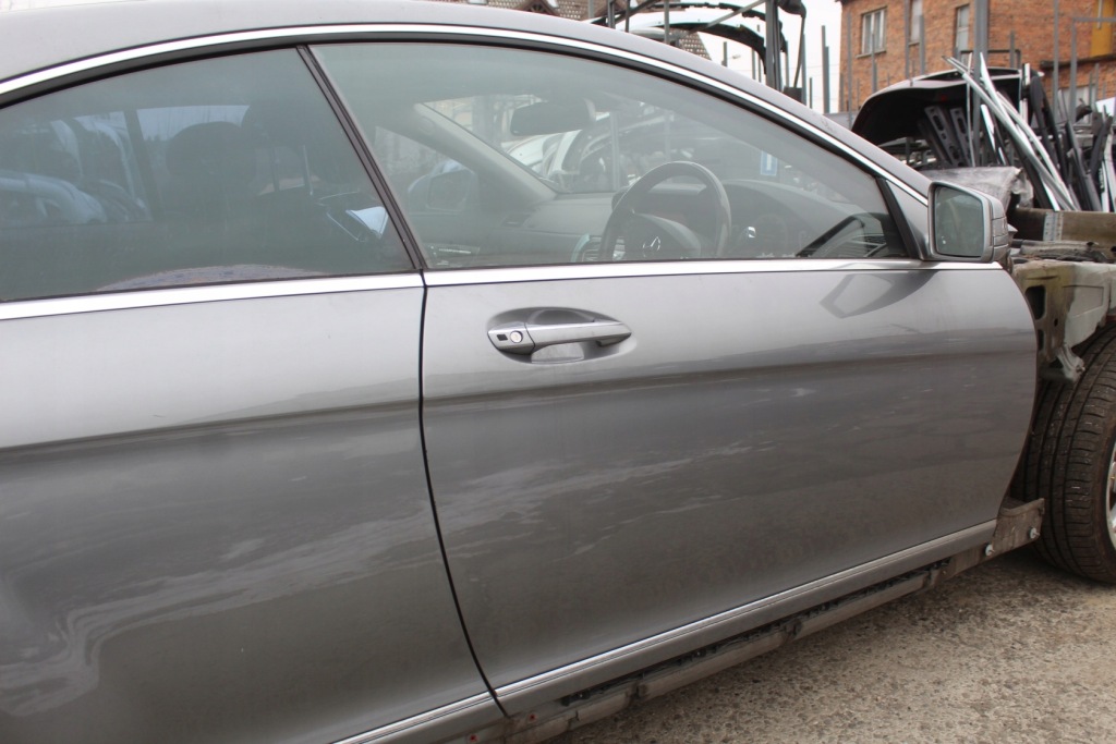 Двері праве стан bdb оригінальний номер mercedes w216 c216 рестайлінг  c792 gr. лак 120 mikron Київ