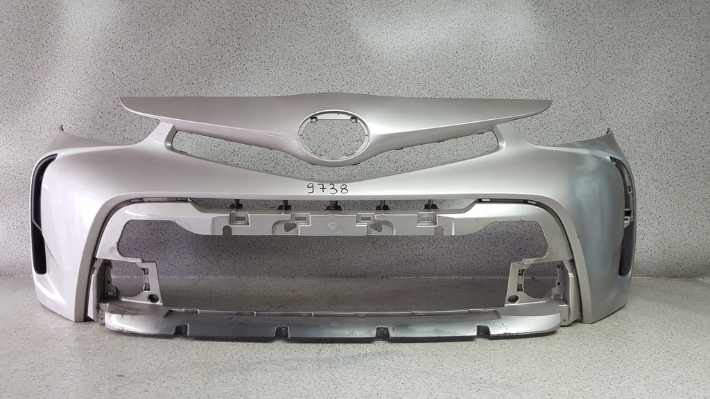 фото №1, Toyota prius + plus lift 2015 - бампер перед 9738