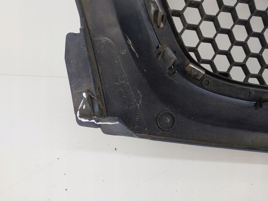 Решітка  решітка радіатора 7700313438 renault trafic 2 в Україні